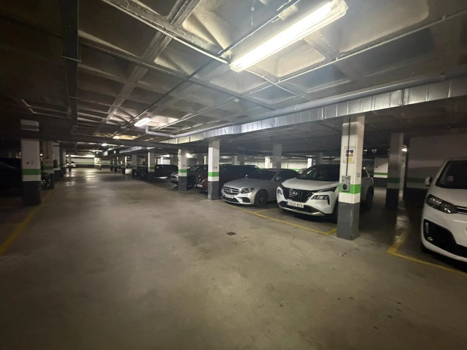 Interior del parking subterráneo de Parking Barajas en Madrid